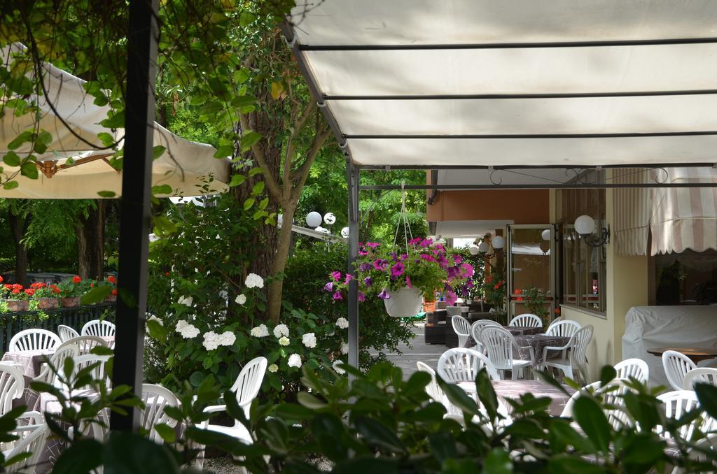 Hotel Monique Cervia Exterior photo
